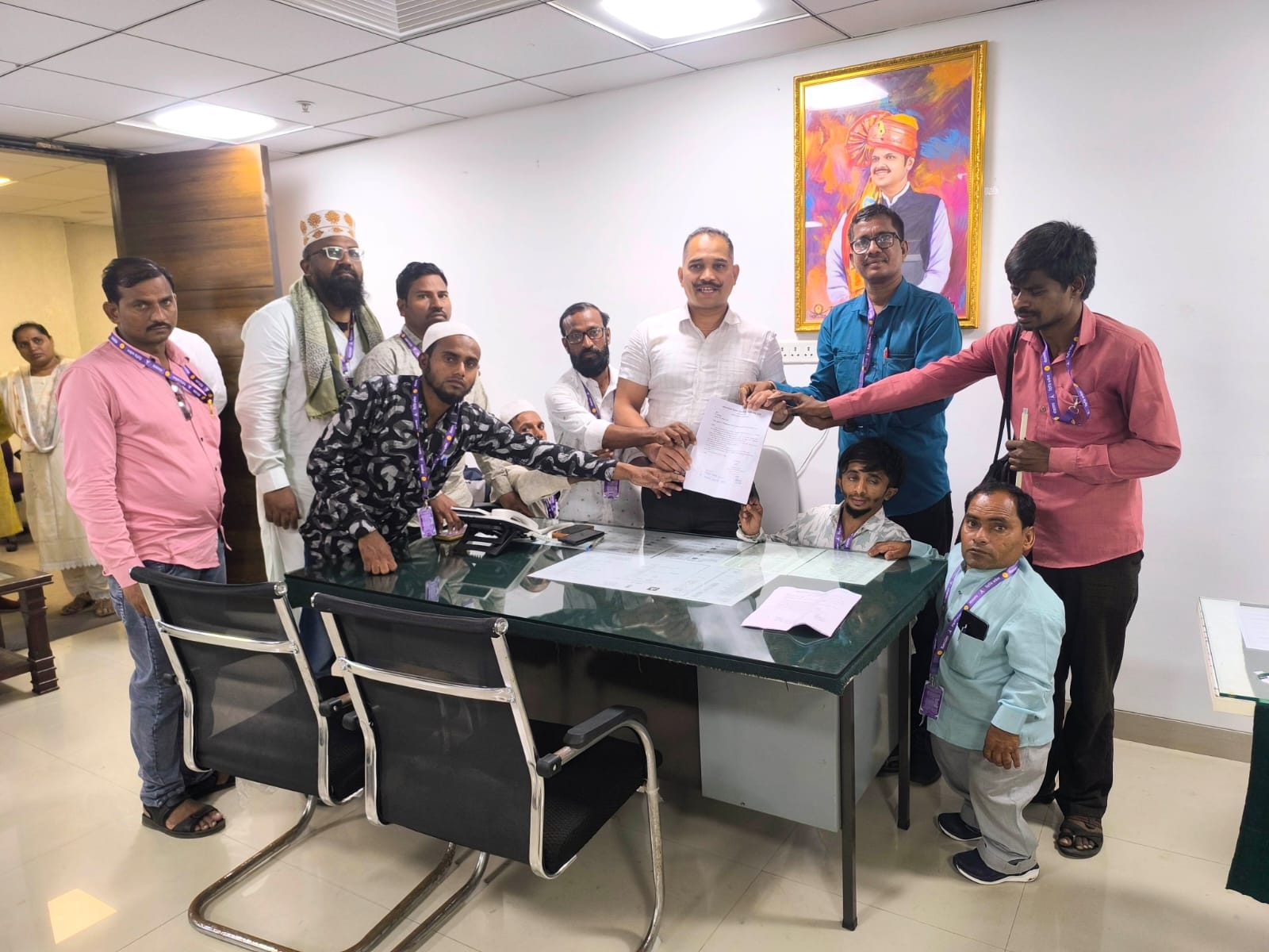 दिव्यांग कल्याण विभागाचे सचिव तुकाराम मुंढे यांची बदली रद्द करण्याची मागणी तीव्र