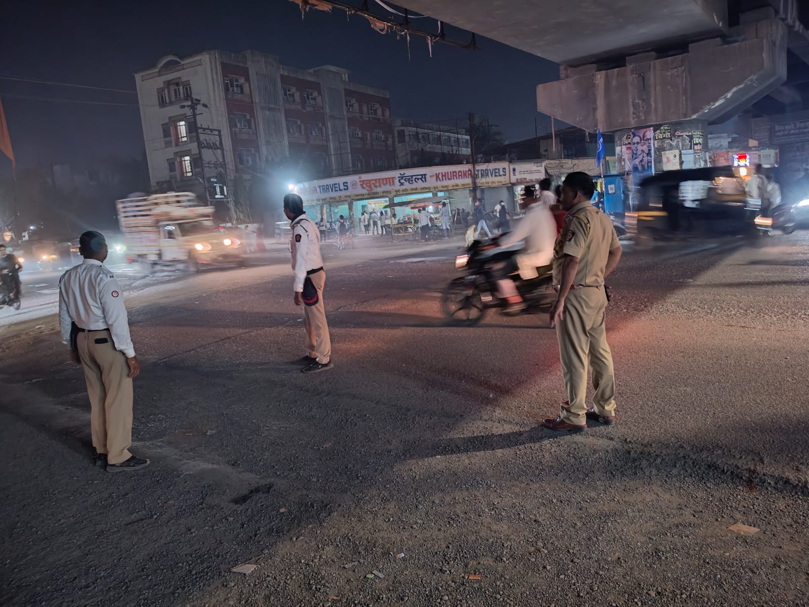 नांदेडमध्ये वाहतूक पोलिसांची धडक कारवाई; 394 केसेस, 4.48 लाखांचा दंड वसूल