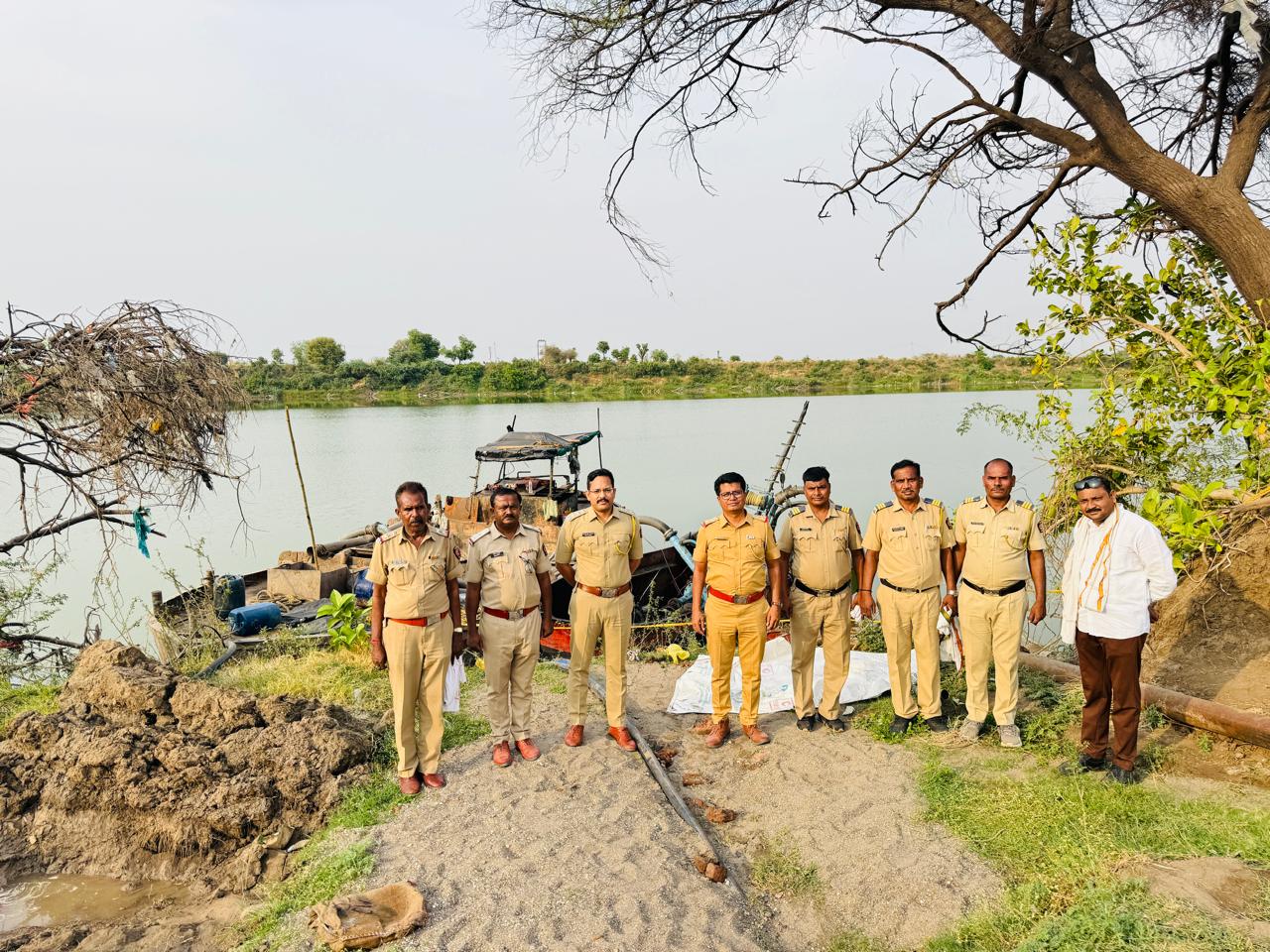 इज्जतगावात अवैध रेती माफियांवर मोठी कारवाई; 1.70 कोटींचा मुद्देमाल जप्त