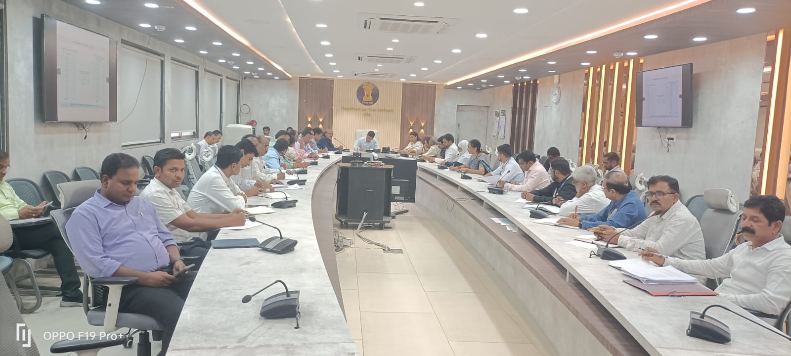 विद्यार्थ्यांच्या सुरक्षित आणि उज्ज्वल भविष्यासाठी जिल्हा प्रशासन सर्वंकष उपाययोजना राबवणार- जिल्हाधिकारी राहुल कर्डिले