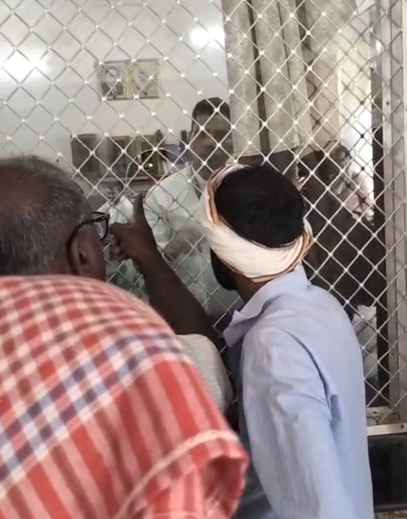 नंदीग्राम एक्सप्रेसमध्ये तुफान गर्दी; हिमायतनगर स्टेशनवर प्रवाशांचा गोंधळ