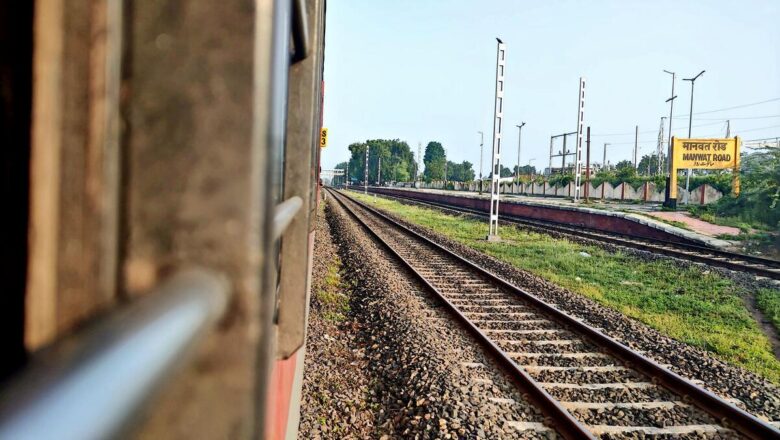 पुणे विभागातील दुहेरीकरण कामामुळे अनेक रेल्वे गाड्यांचे मार्ग तात्पुरते बदलले