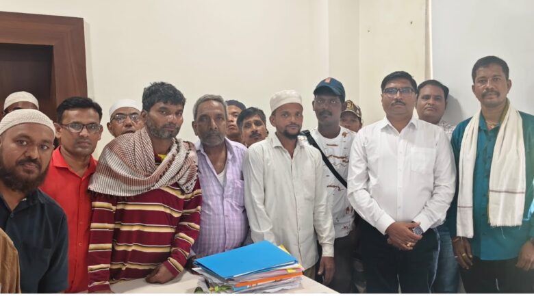 आयुक्त दालनासमोर दिव्यांगांचा ठिय्या; आश्वासनानंतर आंदोलन स्थगित