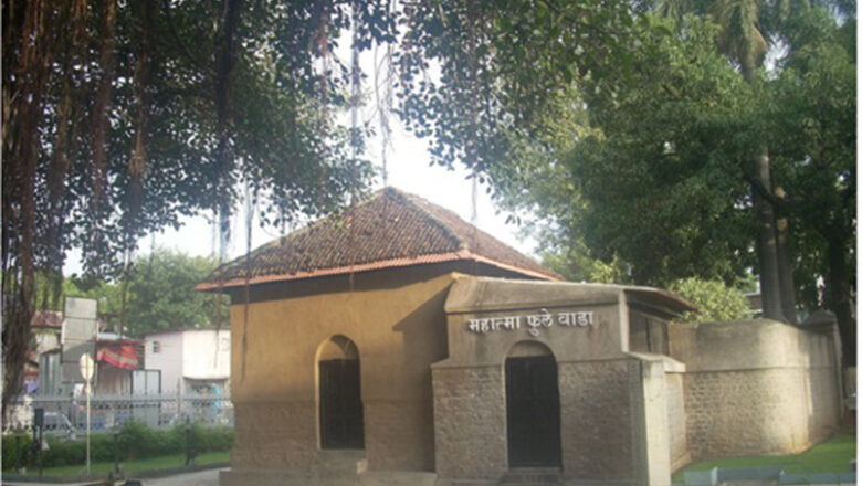 महात्मा फुले वाड्यातील वटपूजनावरील निर्बंध मागे; पारंपरिक पूजेस हिरवा कंदील