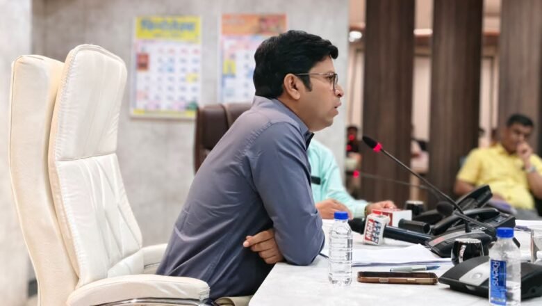 जनजागृतीसाठी माध्यमांनी पुढाकार घ्यावा – जिल्हाधिकारी राहुल कर्डिले