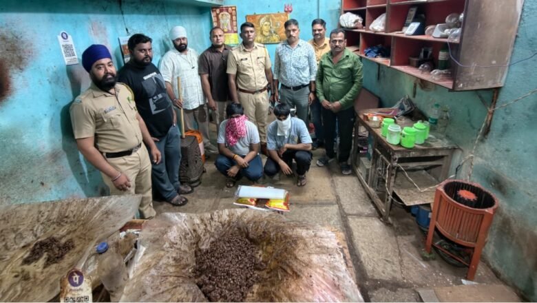 बंदी घातलेल्या गुटख्यावर वजिराबाद पोलिसांचा धडक छापा; दोन विक्रेत्यांना बेड्या