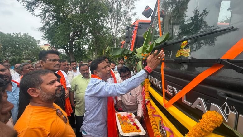 आ. बाबुराव कदम यांच्या हस्ते हदगाव आगारात चार ‘राजमाता जिजाऊ’ बसगाड्यांचे लोकार्पण