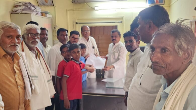 आष्टी हायस्कूलमध्ये २३७ विद्यार्थ्यांसाठी केवळ ७ शिक्षक!