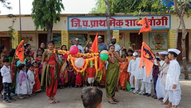 ‘शिक्षणाची वारी… विठ्ठलाच्या दारी!’ जि.प. शाळा वांगीच्या विद्यार्थ्यांनी आषाढी महोत्सवातून साकारली भक्तिमय दिंडी