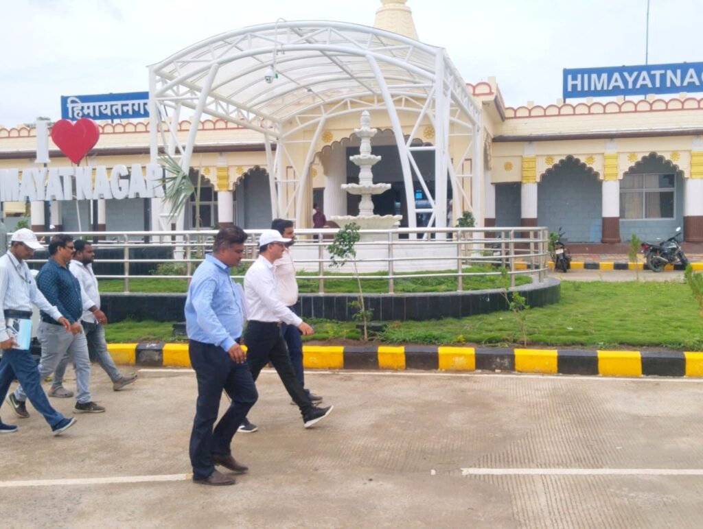 मुदखेड–आदिलाबाद रेल्वे मार्गावरील स्थानकांच्या विकासकामांचा डीआरएमकडून आढावा