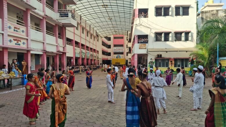 नांदेडमध्ये अवतरली पंढरी; गुजराती हायस्कूलच्या दिंडीने भाविकांना दिला विठ्ठलभक्तीचा अविस्मरणीय अनुभव
