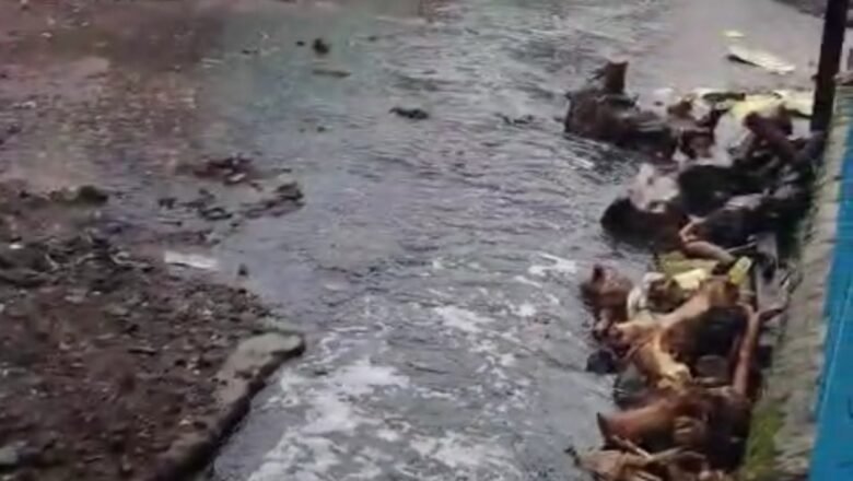 कोट्यवधींच्या नाल्यांचा भोंगळ कारभार उघड; अल्प पावसातच घाण पाणी वस्तीत, महामार्ग विभागाविरोधात संताप!