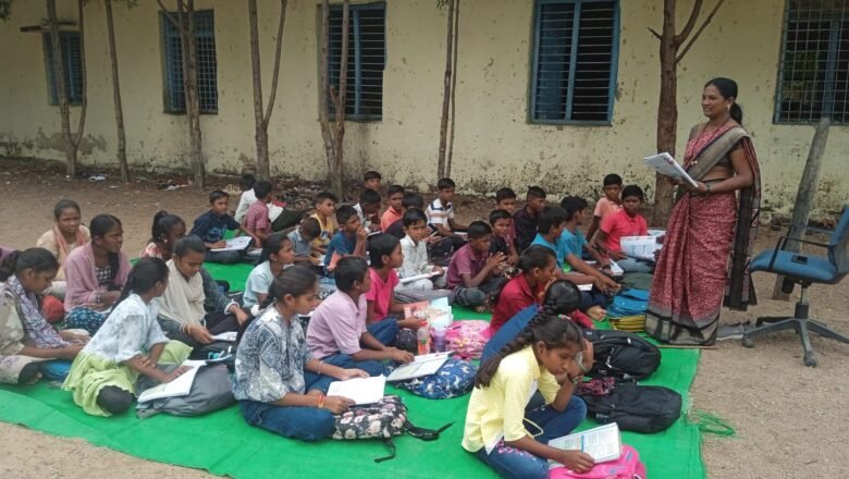 शहापूरच्या पीएम श्री जिल्हा परिषद शाळेच्या १७ खोल्यांना पावसामुळे गळती