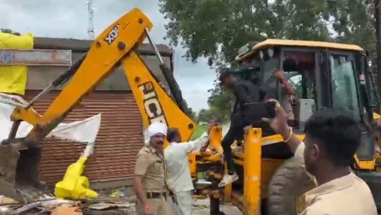 हिमायतनगरात अतिक्रमण हटाव मोहिमेची धडक कारवाई