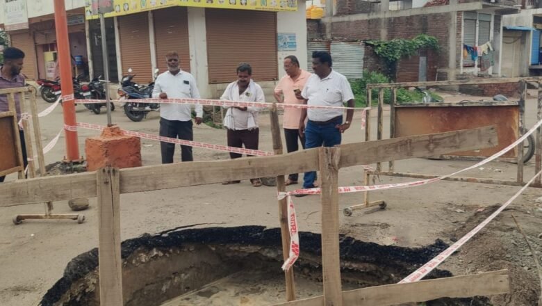 नंदीग्राममधील कृष्णा चौकातील भुयारी ड्रेनेज लाईन दुरुस्तीचे काम युद्धपातळीवर