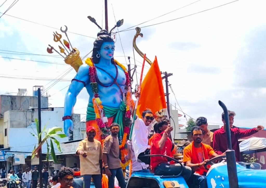 सहस्रकुंड ते वाढोणा भव्य कावड यात्रा; श्री परमेश्वराचा जलाभिषेक